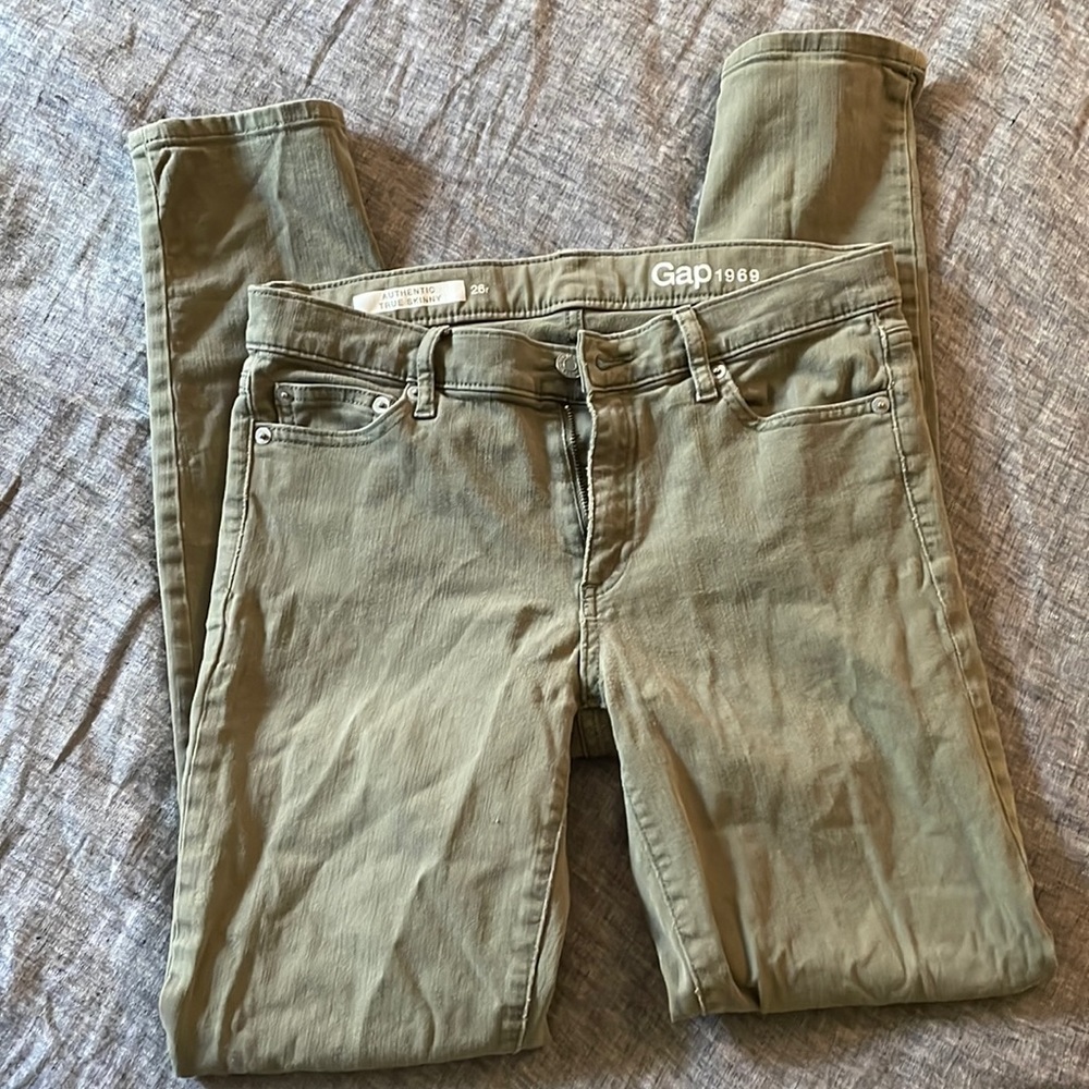 Gap Authentic True Skinny olive green jeans